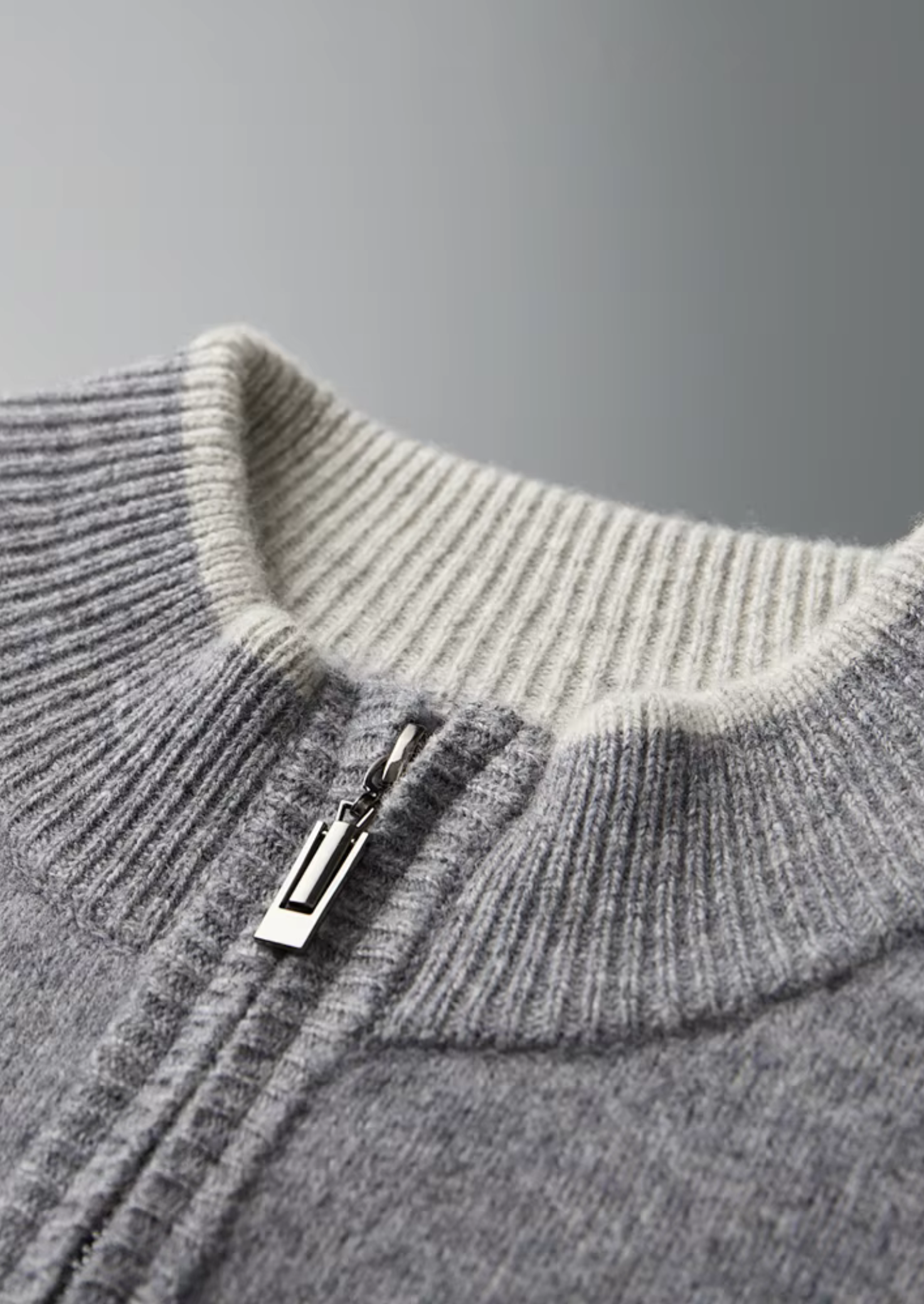 Merino-Strickjacke mit Reißverschluss und Zweifarbigkeit